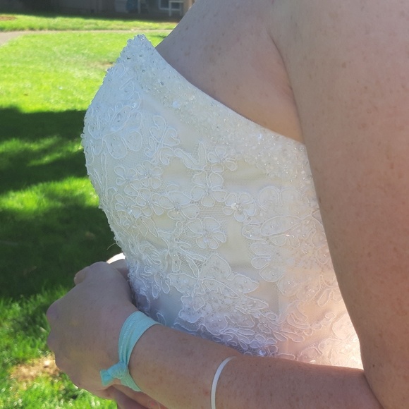 Demetrios Wedding Dress    c - Picture 7 of 8